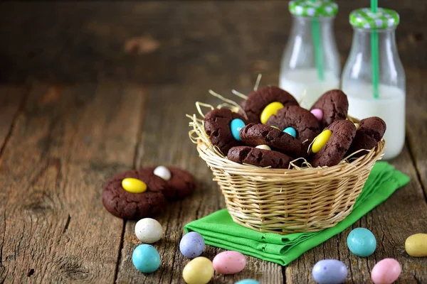 Pasen Chocolate Chip Koekjes Met Snoep Eieren — Stockfoto
