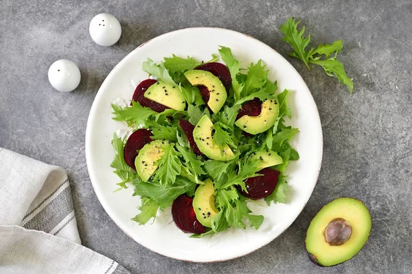 Gezonde Salade Van Gekookte Bieten Met Avocado Sla — Stockfoto