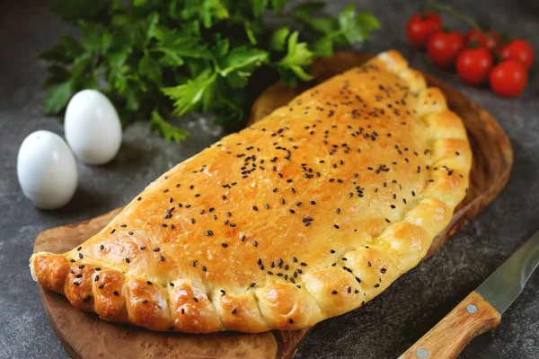 Hausgemachter Kuchen Mit Sauerkraut Zwiebeln Und Karotten — Stockfoto