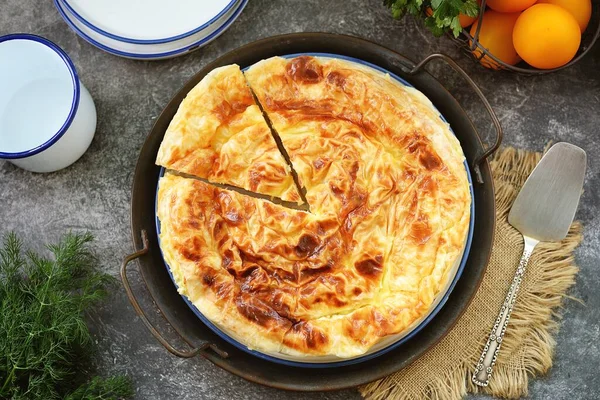 Torta Tradicional Massa Filo Balcânica Com Queijo Cottage Queijo Ovelha — Fotografia de Stock