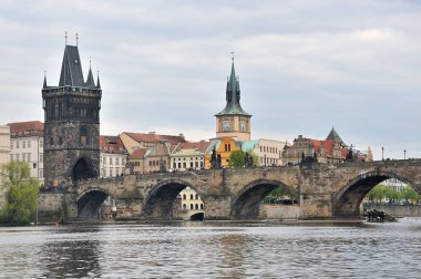 Prag - Charles Köprüsü bulut gökyüzünde, Çek Cumhuriyeti