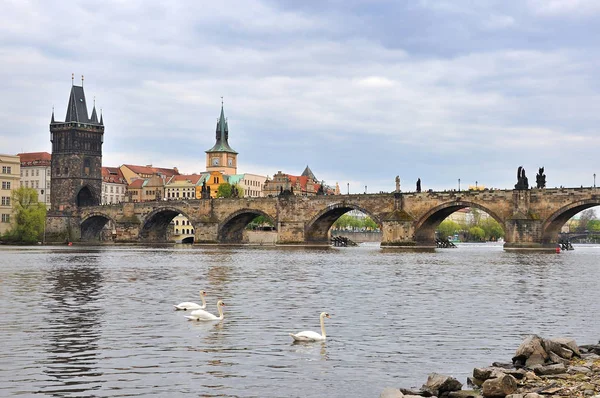 Prague Pont Charles Dans Ciel Nuageux République Tchèque — Photo