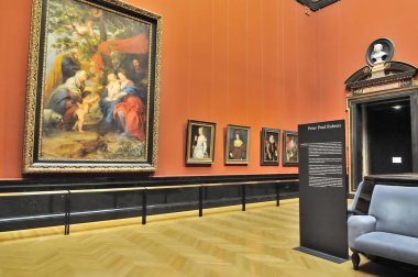 Vienna, Avusturya - 21 Nisan 2016: Kunsthistorisches Müzesi (Museum of Art History) Galeri odam Viyana Sanat Müzesi