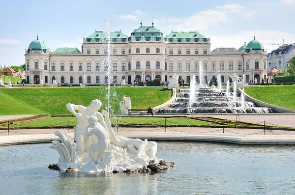 Wien Österreich April 2016 Schloss Belvedere Und Brunnen Wien Österreich — Stockfoto