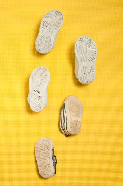 Buty Używane Dziecko Ułożone Kolejności Baby Rozmiar Wielkości Dziewczyna Reprezentujących — Zdjęcie stockowe