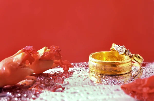 Close Romantic Wedding Ring Red Celebration Background Selective Focus Royalty Free Stock Images