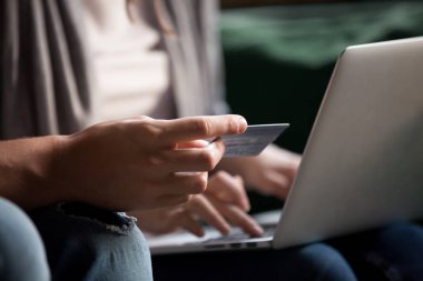 Online kavramı, credi ile internet alışveriş yaparken çift ödeme