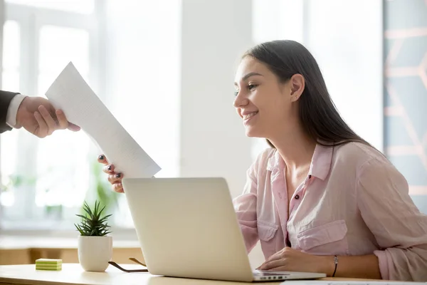 Satisfied female intern getting positive feedback from employer — Stock Photo, Image