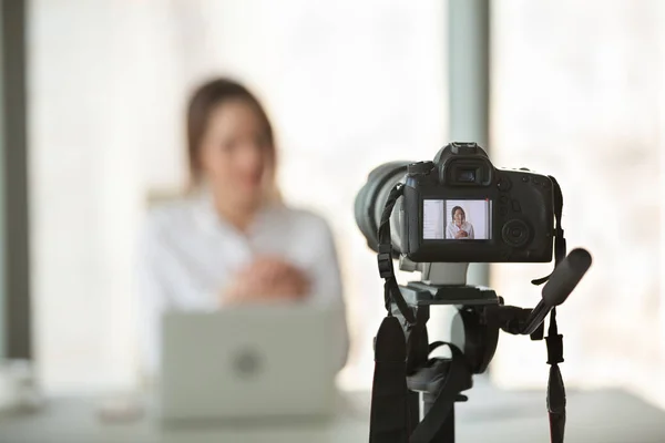 Video camera filming live training of successful business coach — Stock Photo, Image