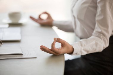 İş stres kavramı, eller azaltmak için office meditasyon