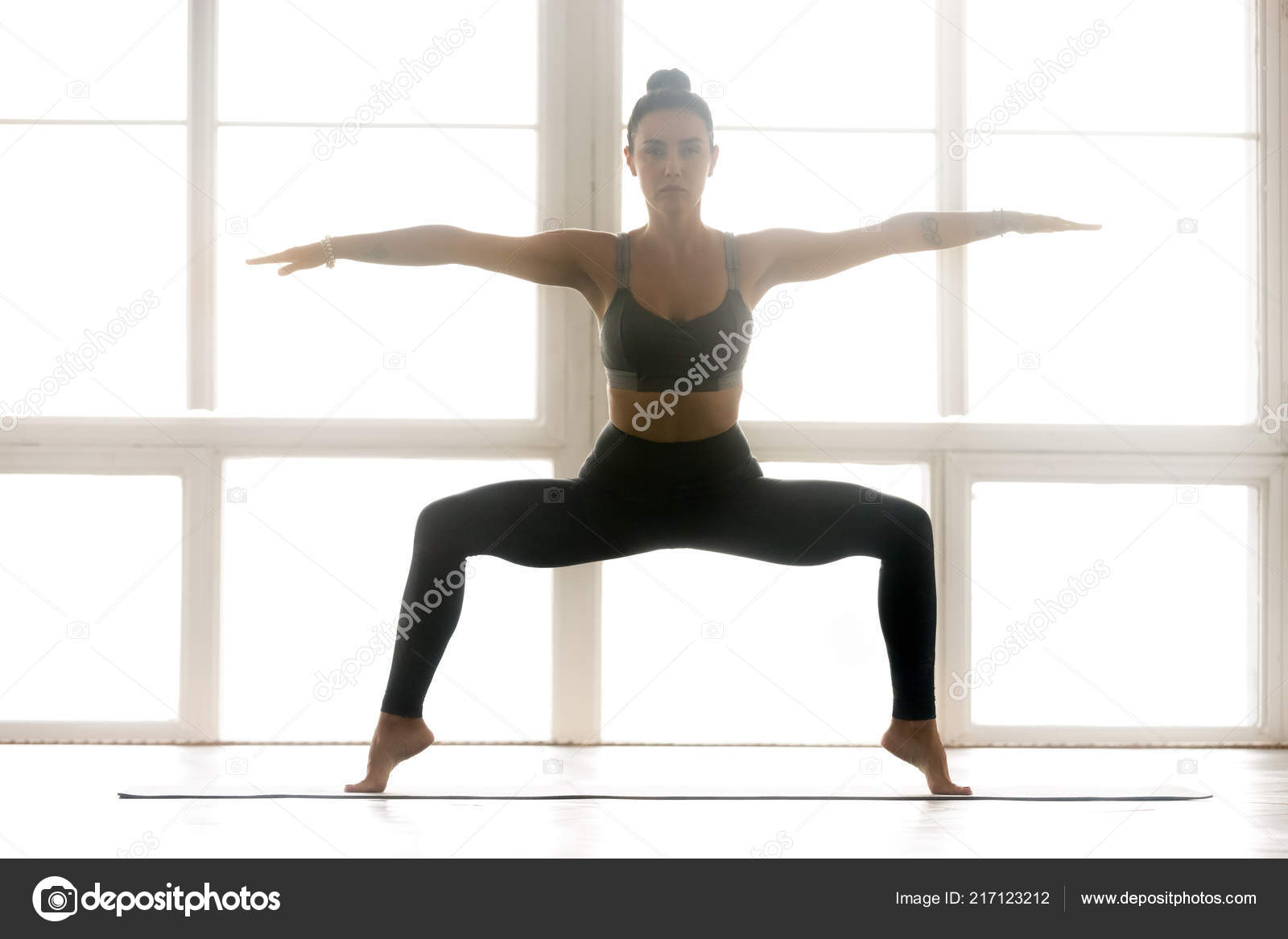 140 Sumo Squat Stock Photos Images Download Sumo Squat Pictures On Depositphotos