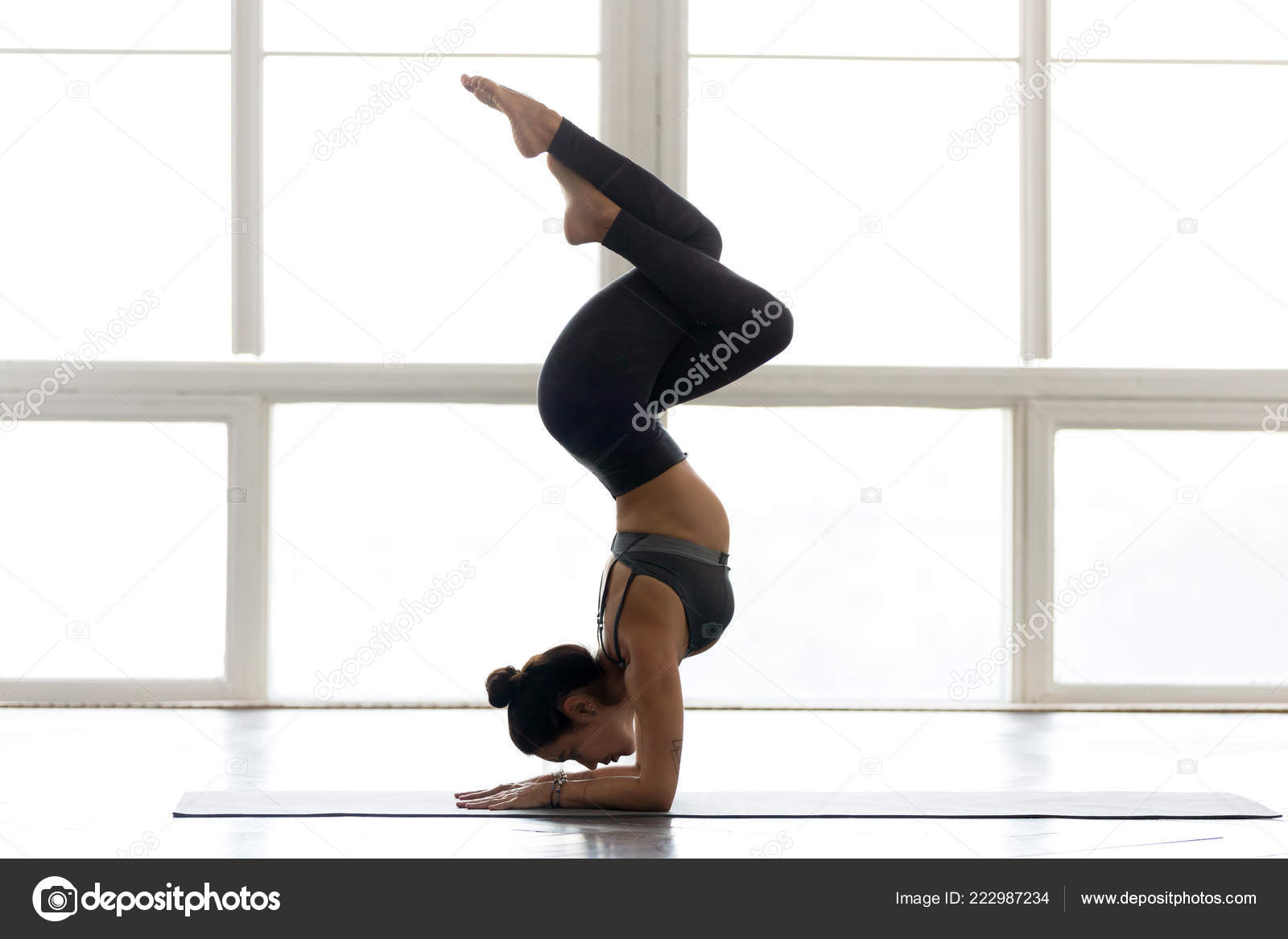 Imágenes de Postura del pavo real, fotos de Postura del pavo real sin  royalties | DepositPhotos, image size:1600x1167