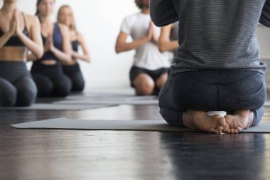 Vajrasana egzersiz sportif insanların Grup, yakın çekim