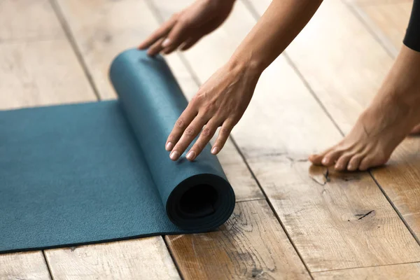 Equipment for fitness, pilates or yoga, blue exercise mat — Stock Photo, Image