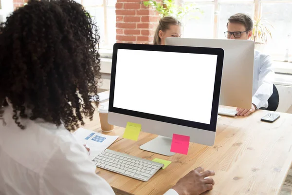 African American worker using computer at workplace — Stock Photo, Image