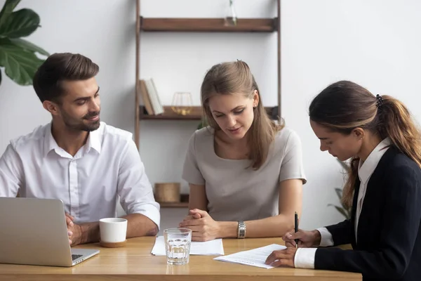 Business partners after successful negotiations signing contract — Stock Photo, Image