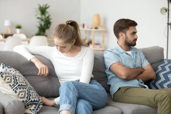 Stubborn couple avoid talk ignoring each other after fight — Stock Photo, Image