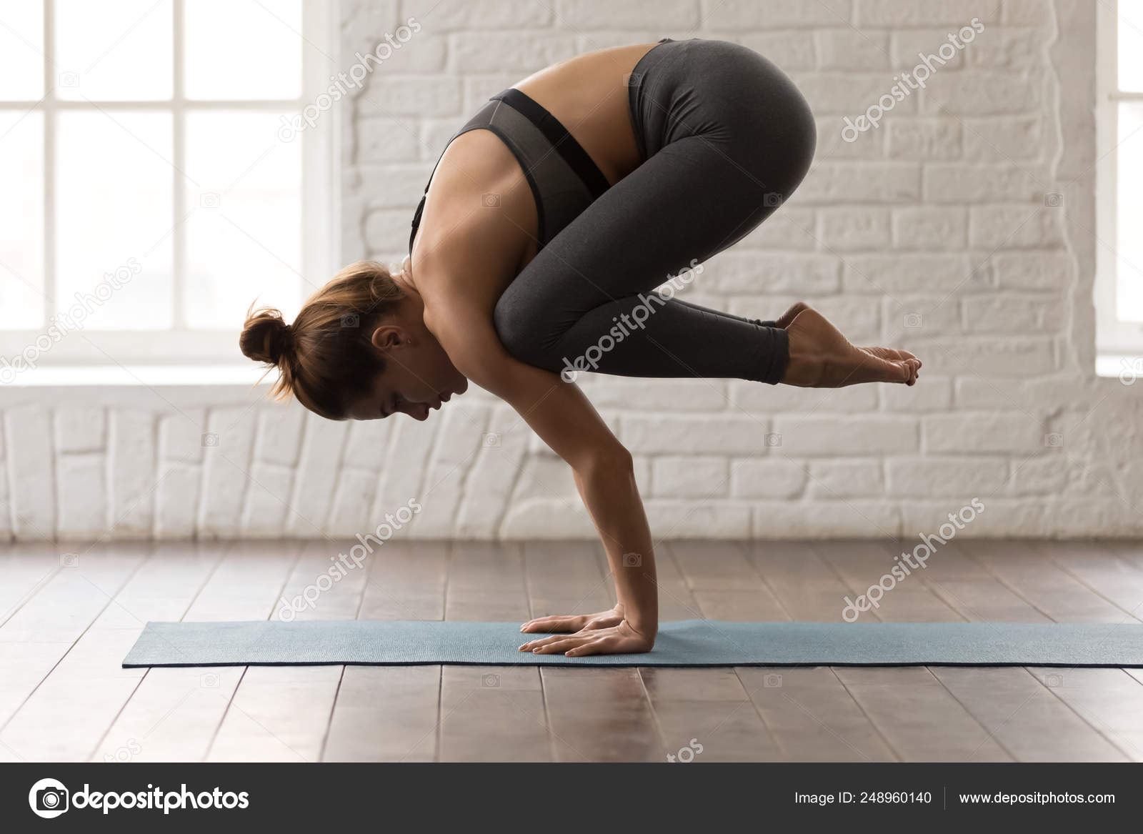 crane yoga pants