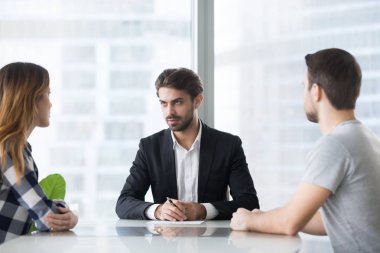 Mutsuz karı koca Boşanma Avukat danışmanlık