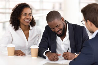 Çeşitli iş ortakları başarılı toplantı sonrasında anlaşma imzaladı
