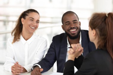 Vacancy adaylığını görüşme samimi insan kaynakları yöneticileri