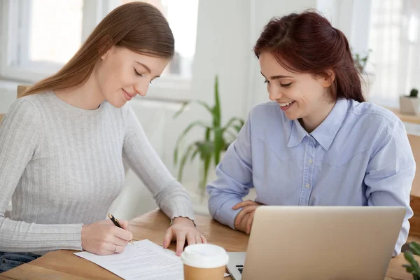 Client and agent signing of a contract in office — Stock Photo, Image