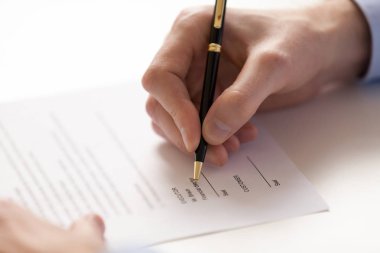 Dolma kalemde iş sözleşmesi kapsamında belge imzalanması