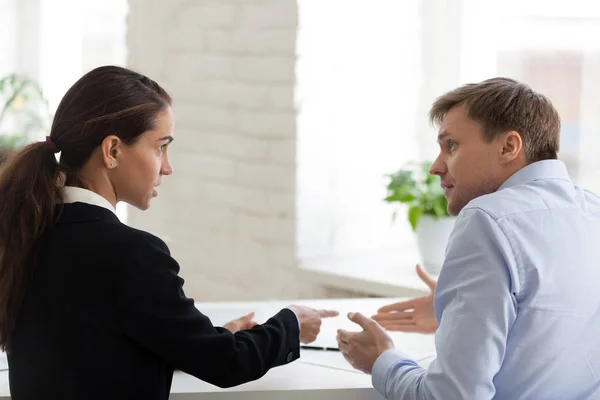 Conflict of female boss and male office worker — Stock Photo, Image