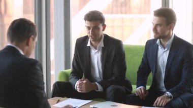 Arap işadamı el sıkışma kafkas ortağı uluslararası ortaklık sözleşmesi şarkı