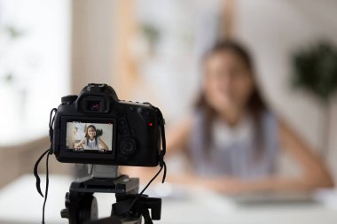 Profesyonel kamera çekim kadın antrenör video blog filme