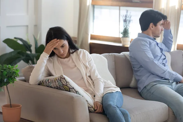 Unhappy couple think of divorce having relationships problems — Stock Photo, Image