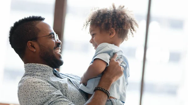 Happy biracial father play with little son — Stock Photo, Image