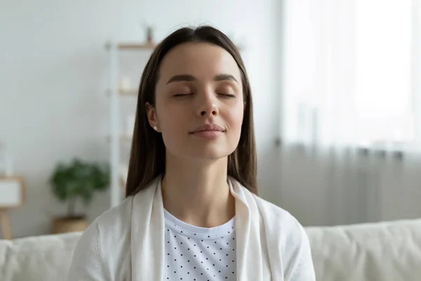 Peaceful young beautiful woman breathing fresh air. — Stock Photo, Image