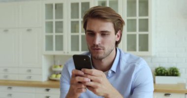 Akıllı telefon kullanıp piyango izlemek para kazandırdı. Heyecanlandım.