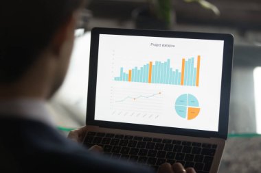 Ekranı pazarlama araştırma grafikleriyle kapat.