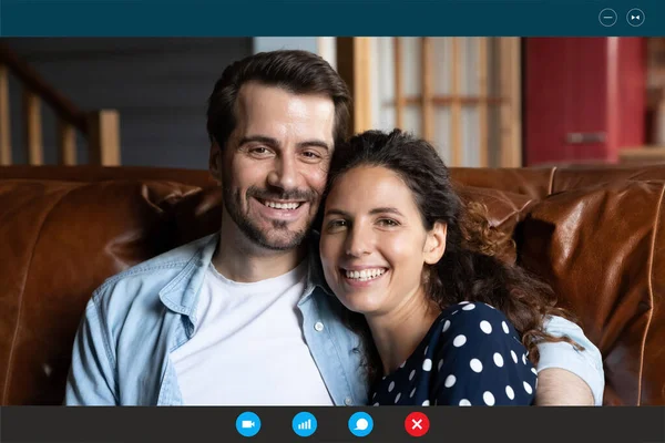 Mutlu çiftin ekran görüntüsünde webcam çağrısı var — Stok fotoğraf