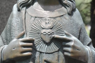 İsa heykeli ile Sacred heart kapatın. İsa Mesih Kral, Tanrı'nın oğlu. 