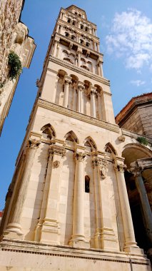 Split, Hırvatistan Saint Domnius Katedrali'nin çan kulesi. Antik Roma mimarisi şehir şehir merkezi, Split, görünümü aşağıdan mermer. 