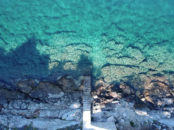 Vacker Strand Med Stenar Med Trappor Fisherman Town Dalmatien Kroatien — Stockfoto