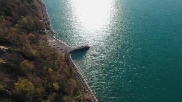 Aerial View Lake Bluffs Cliffs Area Beach Calm Day Minimalistic — Stock Video
