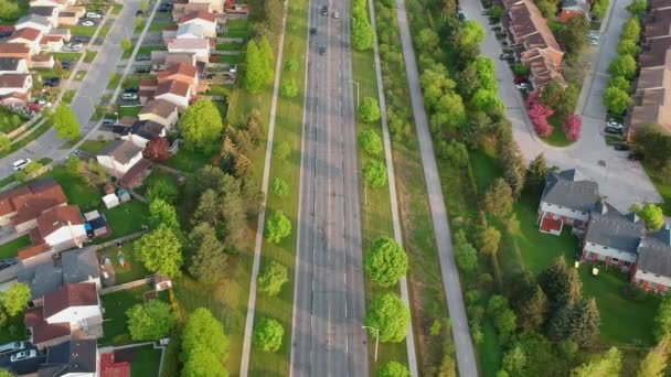 Luftaufnahme Der Straße Und Des Wohngebiets Nordamerika Sicht Von Oben — Stockvideo