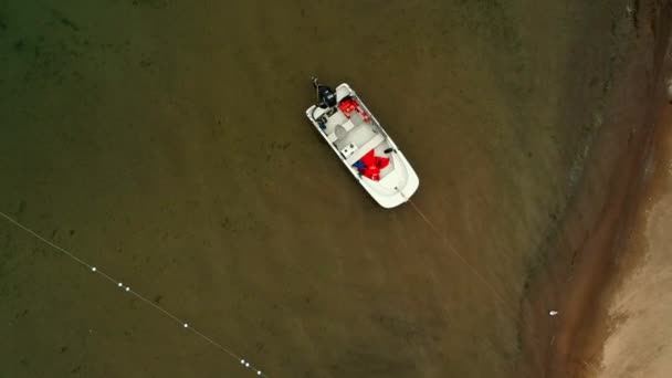 Life Guards Barco Flutuando Água Barco Salva Vidas Vista Aérea — Vídeo de Stock