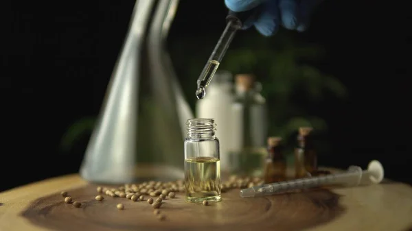 Pipetdruppel Doseren Licentie Cannabis Cbd Olie Voor Medische Doeleinden Hydroponische — Stockfoto