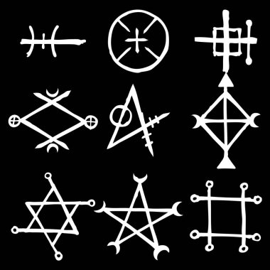 Eski İskandinav rünlerinden oluşan hayali bir set. Runik alfabe sembolleri, futhark. Eski okült sembollerden, Viking harflerinden ve rünlerden esinlenilmiştir. Vektör. 