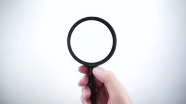 Eldeki büyüteç, evrensel kavramın kalıbını maskelemek kolay. Özel dedektif soruşturması ve kanıt teftişi, web suçları ve antivirüs, veri taraması, virüs ve hatalar.