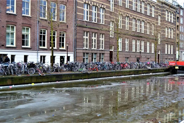 Amsterdam Straat Tijdens Winterdag Wonen Amsterdam Uitzicht Het Stadsleven Tijdens — Stockfoto
