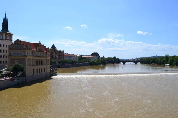 Vltava Nehri Fotoğrafları Charles Köprüsü Prag Çek Cumhuriyeti Nden Mavi — Stok fotoğraf