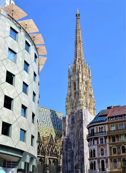 Moderne Und Antike Gebäude Wien Alte Und Neue Architektur Bleiben — Stockfoto