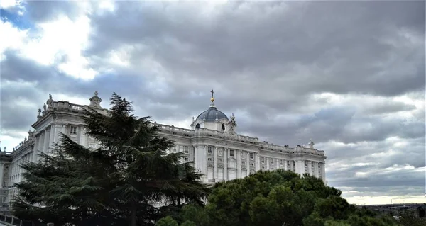 Palacio Real Madrid Durante Día Nublado España —  Fotos de Stock