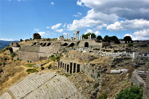 Θέατρο Διονύσου Κοιλάδα Περγάμου Και Βιβλιοθήκη Περγάμου Ακρόπολη Αρχαία Πόλη — Φωτογραφία Αρχείου